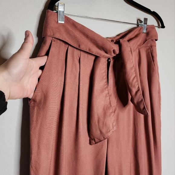 Cartonnier Anthropologie pink rose high waist tie front tapered flowy pants 10 - Picture 2 of 15